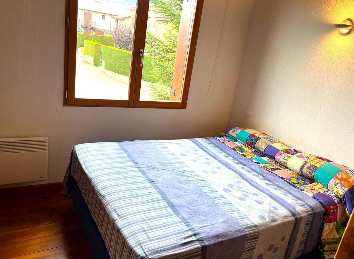 Casa Adosada Para Familias En Santa Leocadia Sainte-Léocadie Extérieur photo